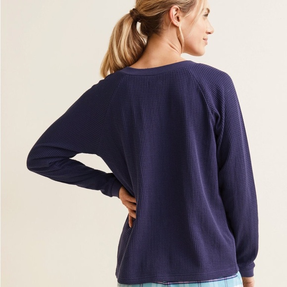 Garnet Hill Organic Cotton Waffle Knit V-Neck Lounge Top – Long Sleeve – Size M - Picture 4 of 7
